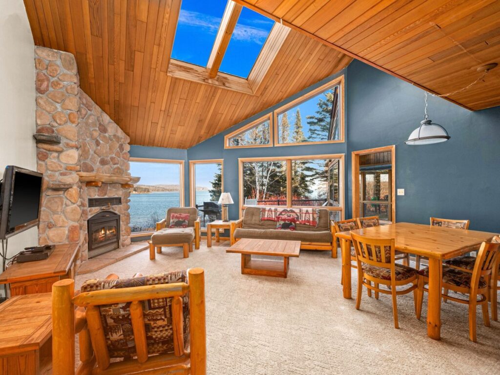 Superior Shores Resort on Minnesota's North Shore of Lake Superior